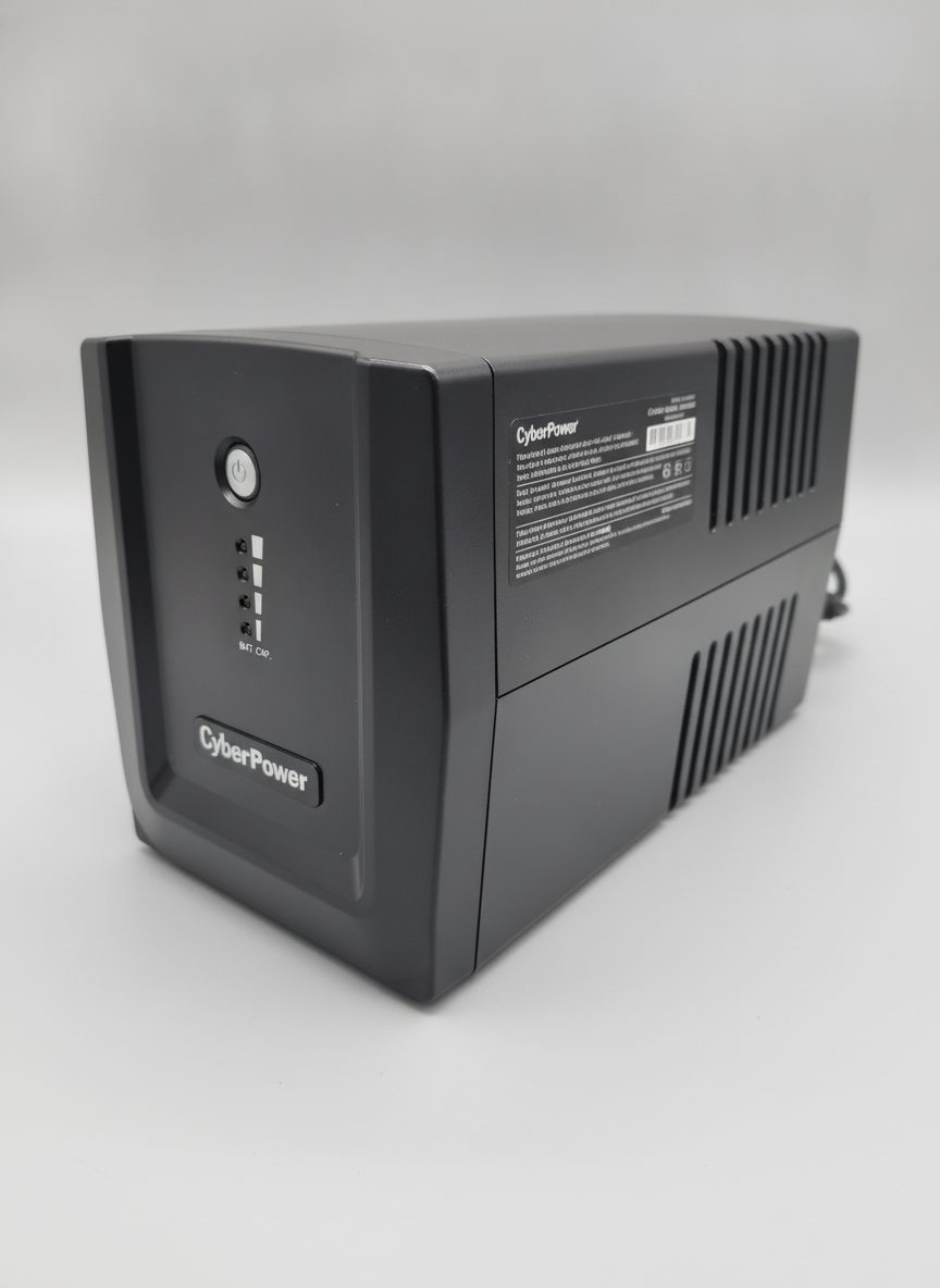 硕天 CyberPower UT2200EB 后备式 UPS 产品图 2